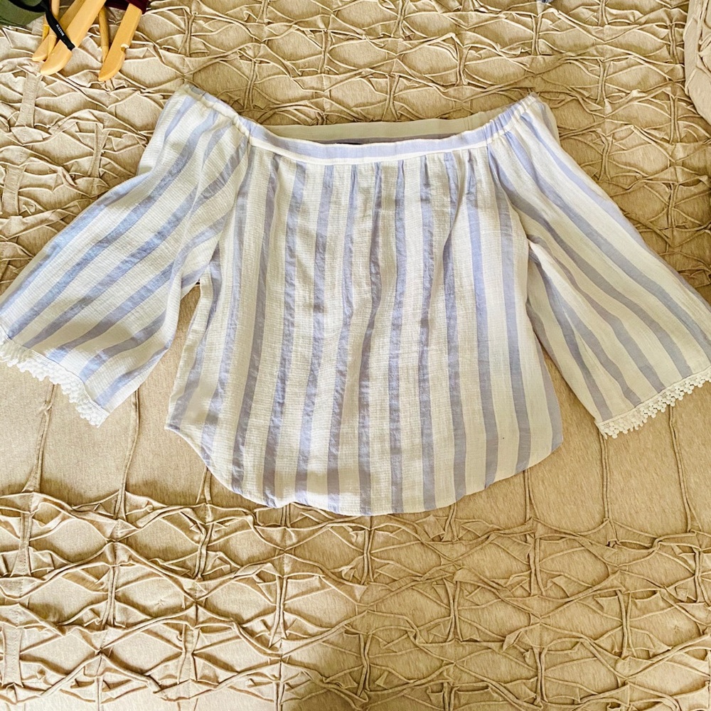 ✨A. Calin Los Angeles Cold Shoulder Linen Top - M✨